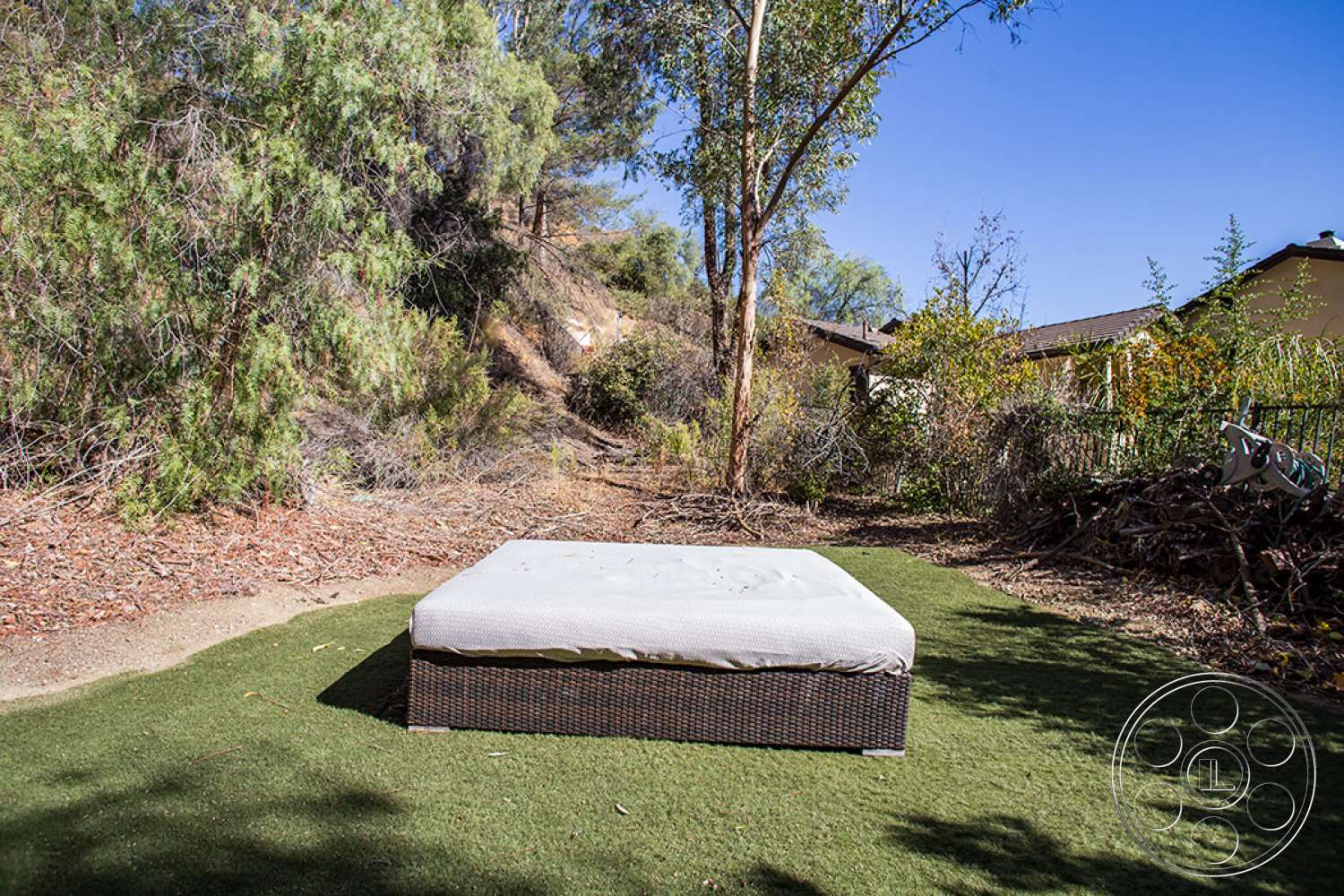 Medit 31 - furniture, outdoors, bed, grass, lawn