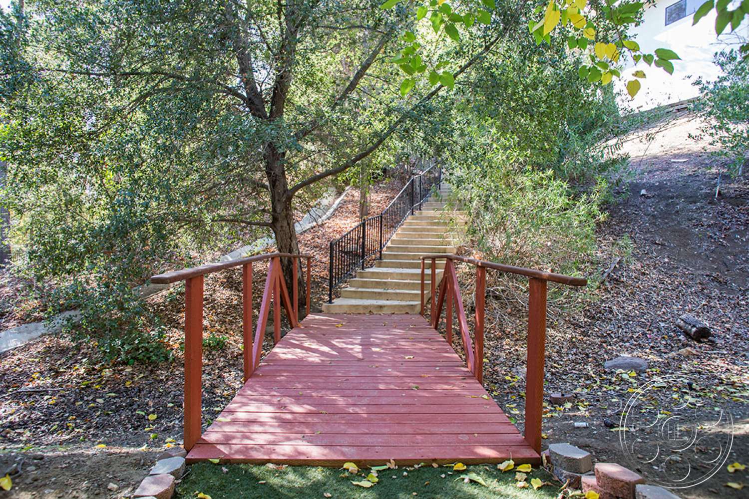Medit 31 - outdoors, path, garden, arbour, bridge, boardwalk