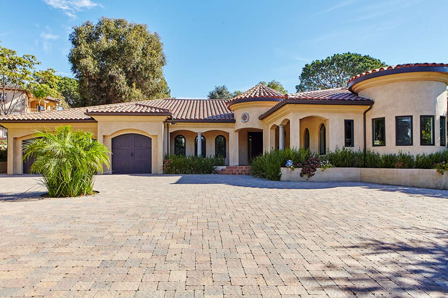 Medit 122 — La Canada Flintridge filming location