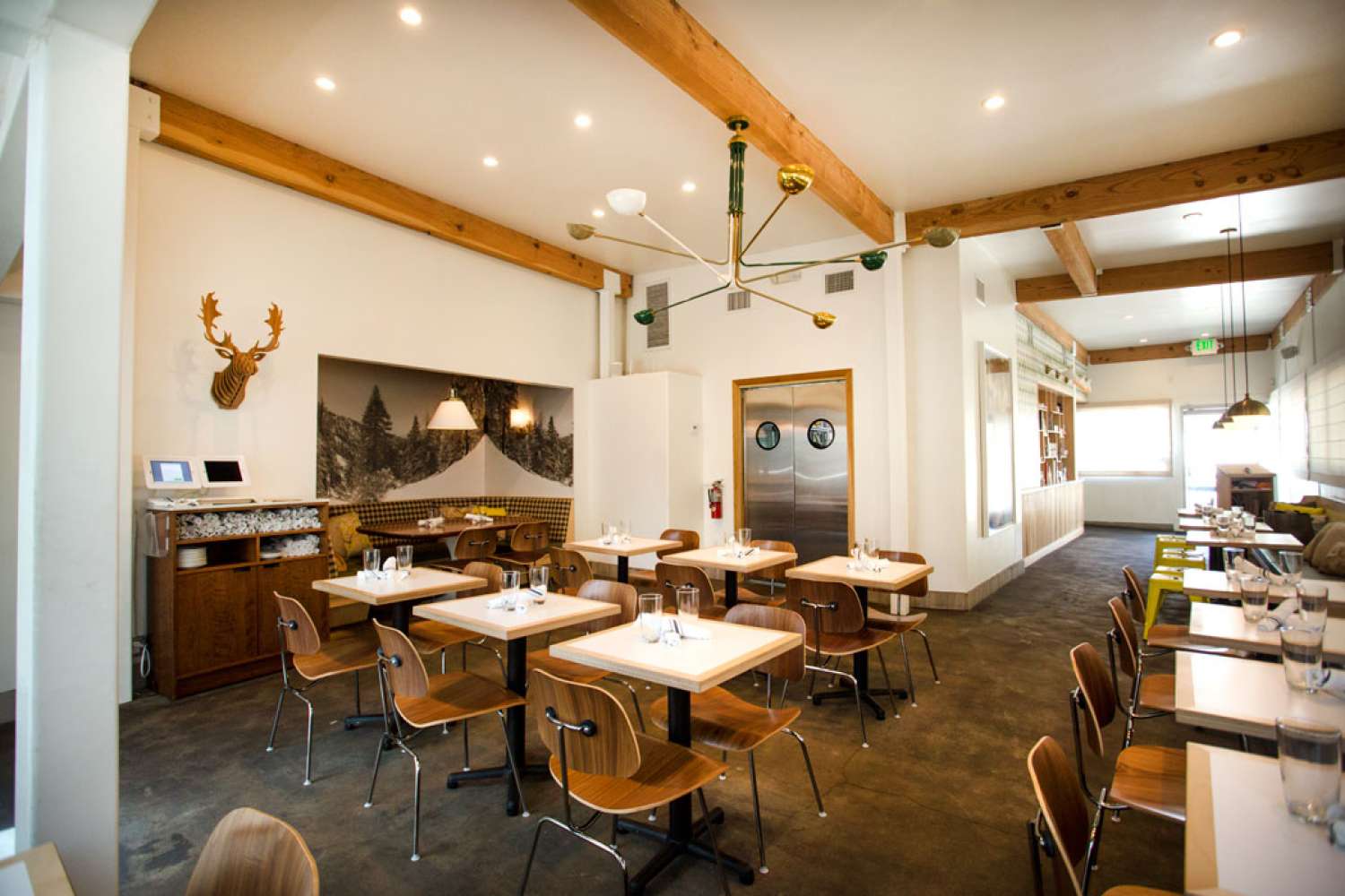 Restaurant 12
