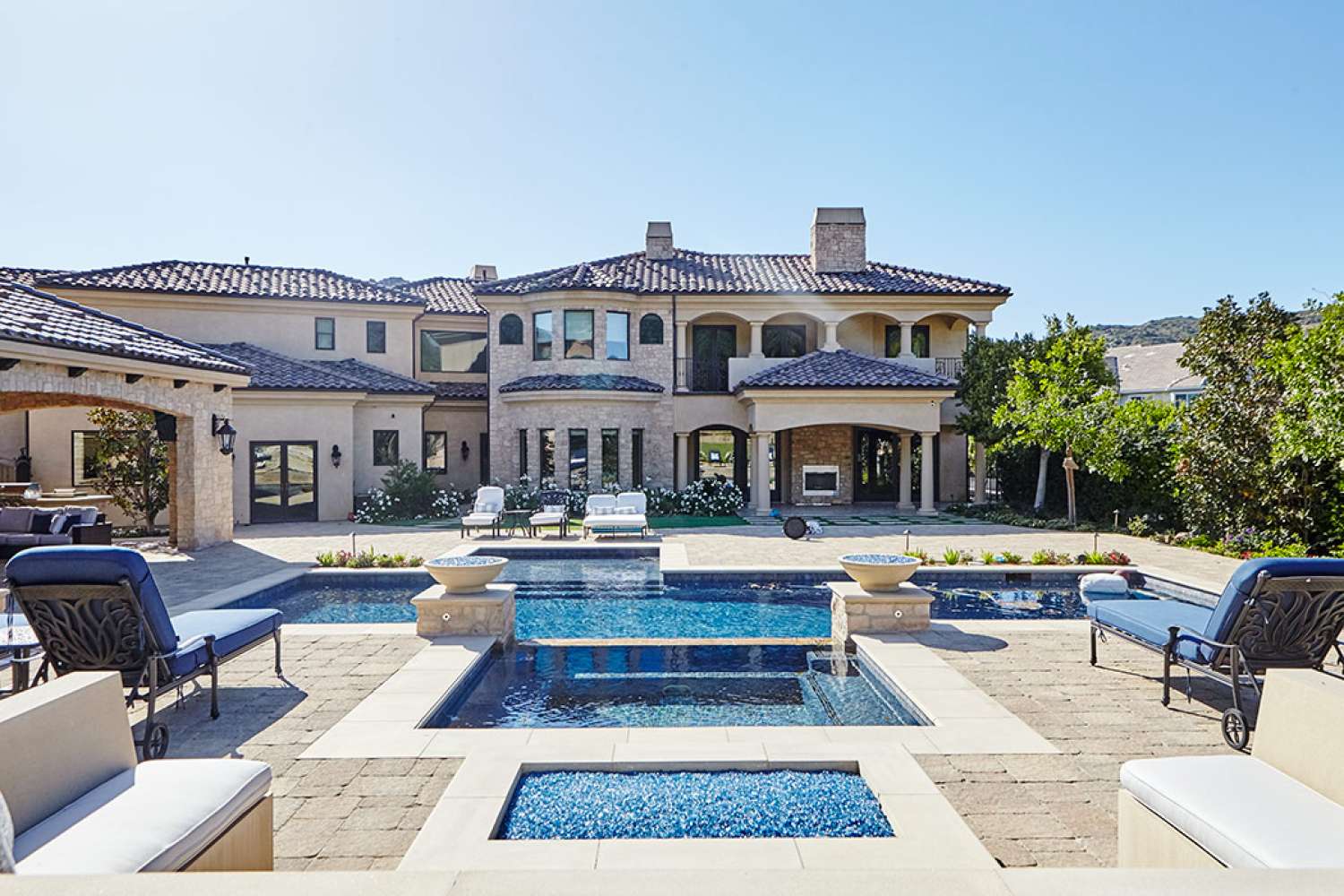 Mansion 70