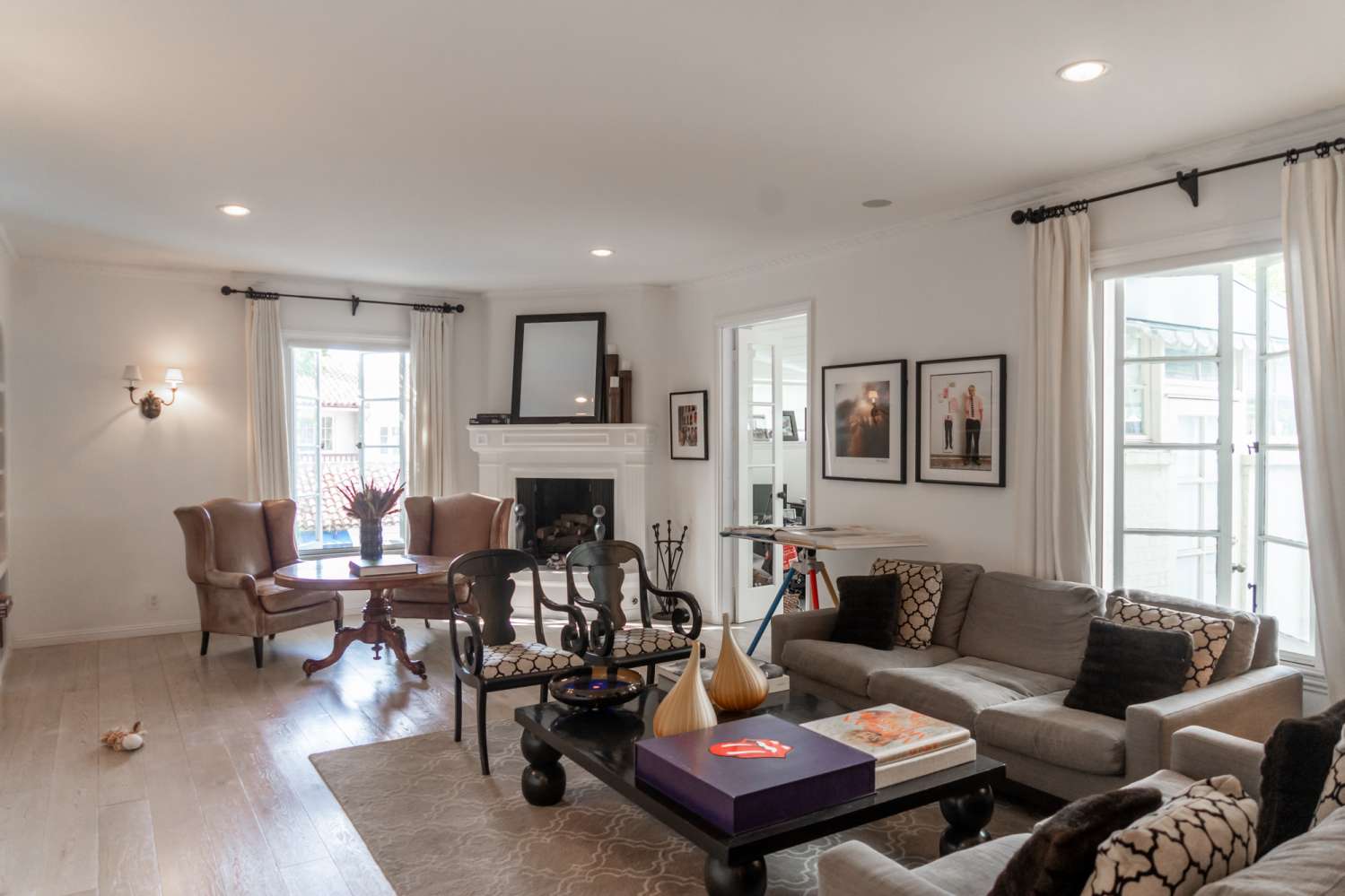 Apartment 25