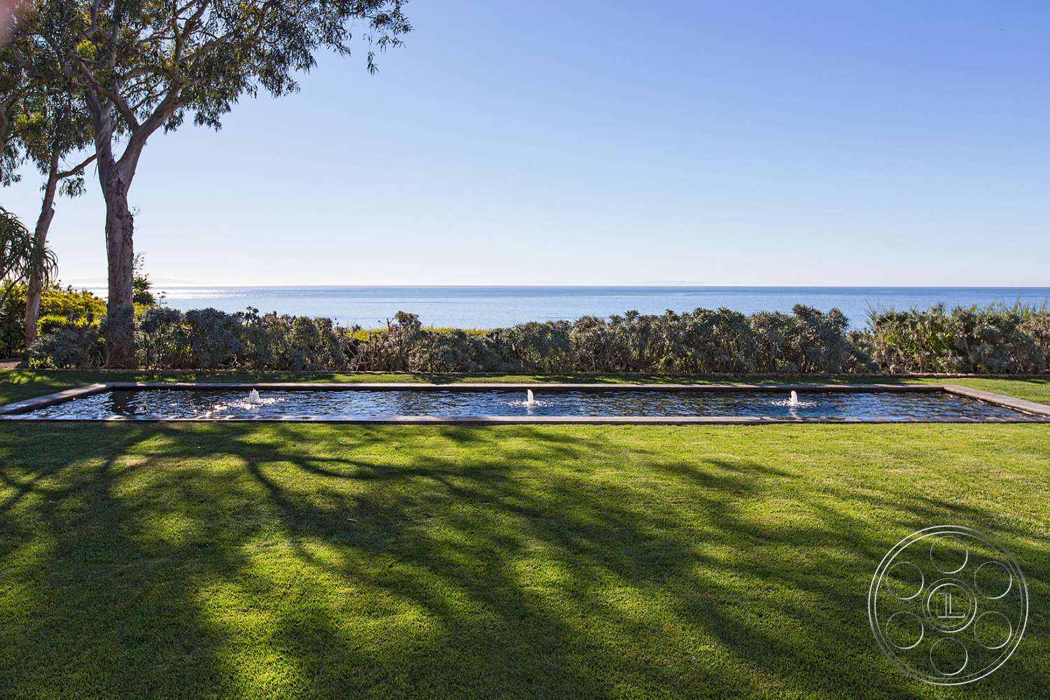 Mansion 16 - outdoors, field, tree, grass