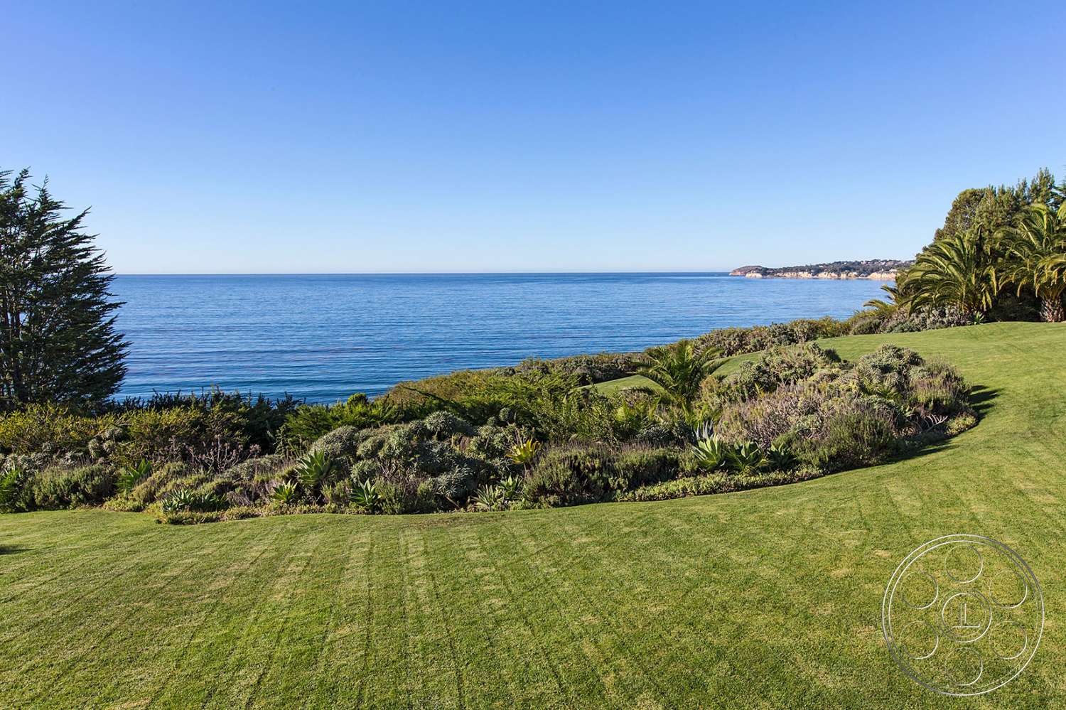 Mansion 16 - outdoors, water, field, grassland, land, grass, tower, promontory, ocean, sea, shoreline