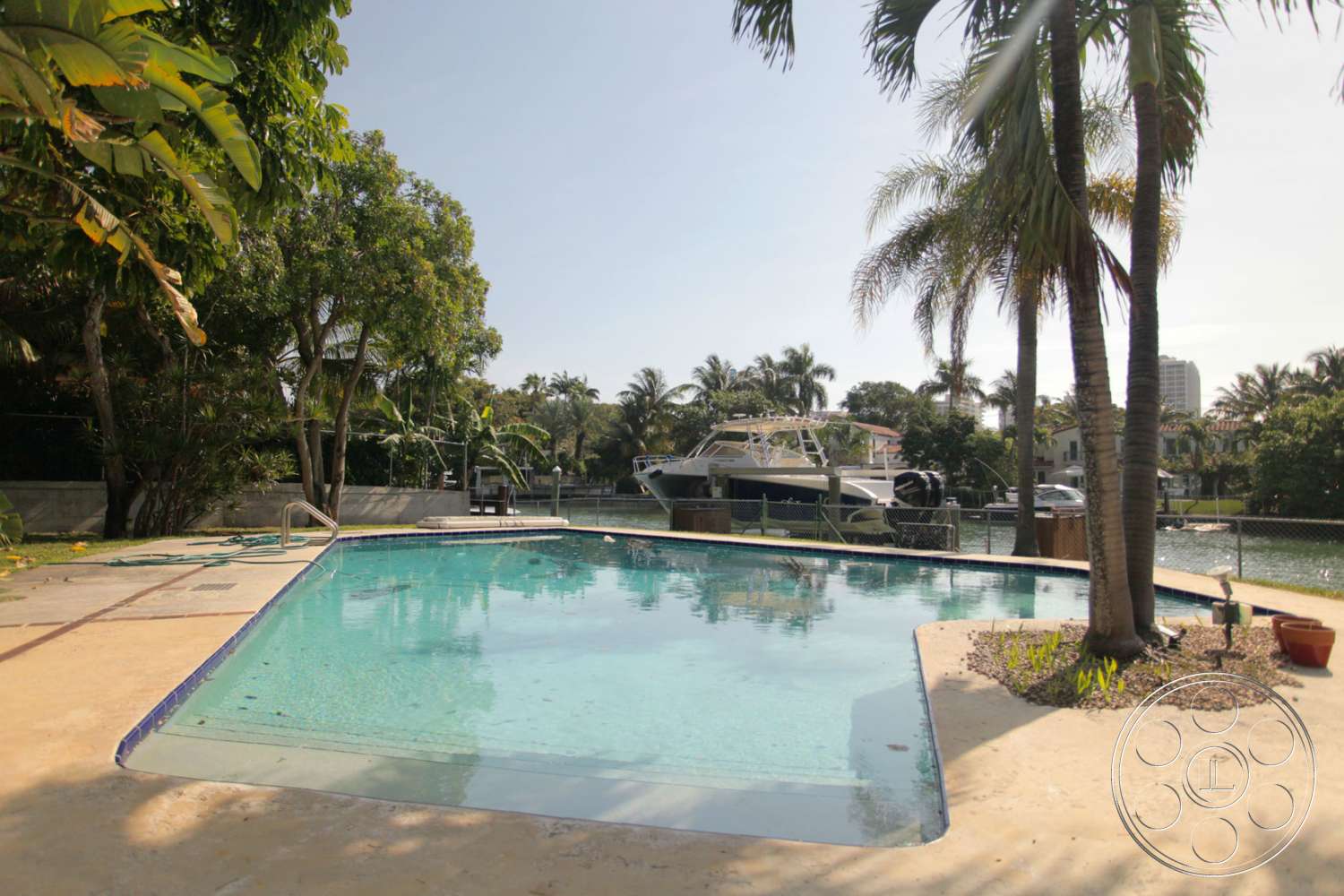 Miami 9 - pool - transportation, vehicle, boat, pool
