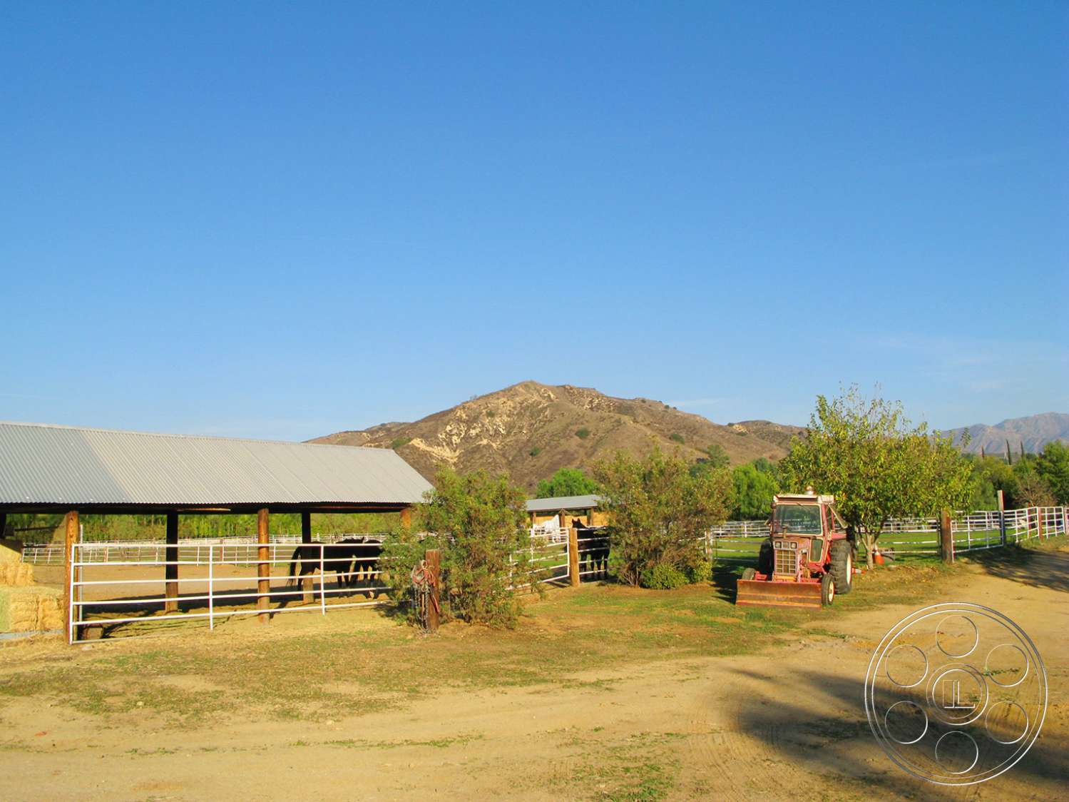 Ranch 6 - shelter, outdoors, rural, countryside, field, hut