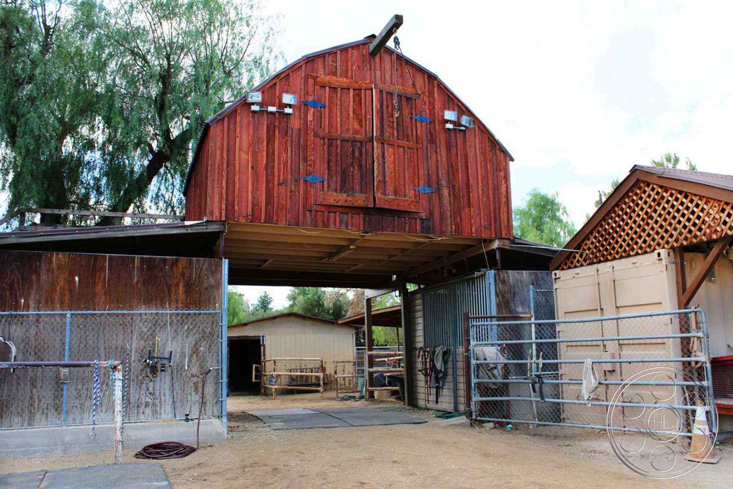 Ranch 6 - wood, shelter, outdoors, rural, countryside, farm, barn
